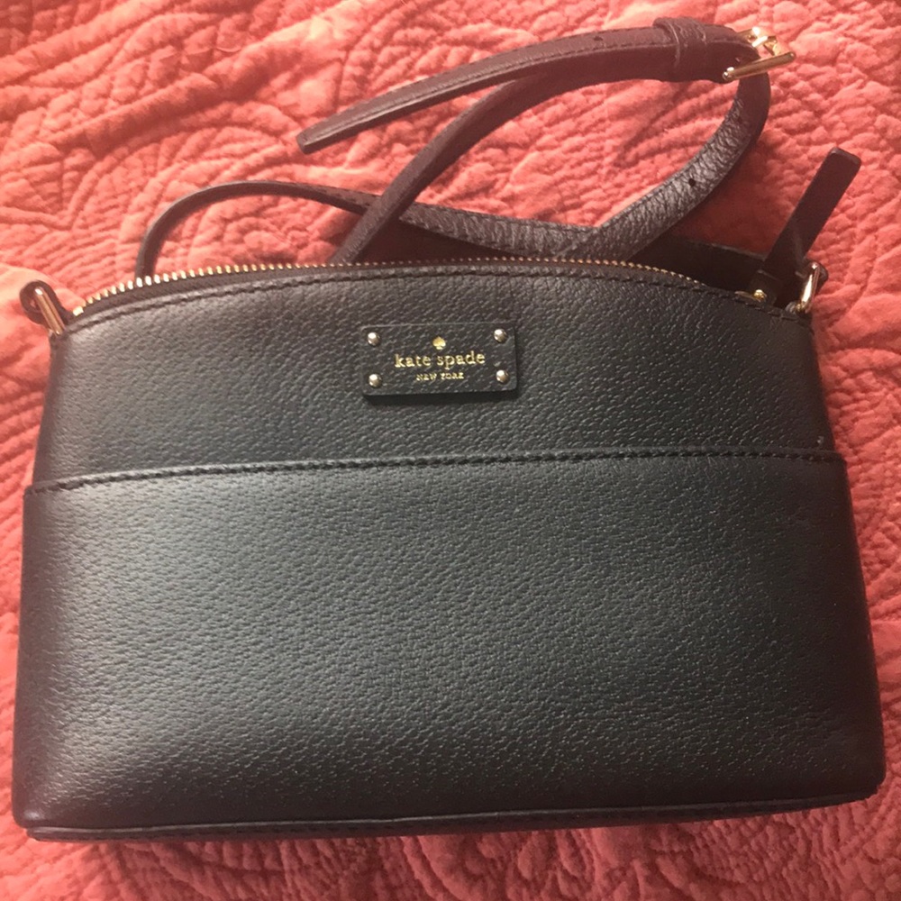 Kate Spade crossbody purse - Picture 1 of 3